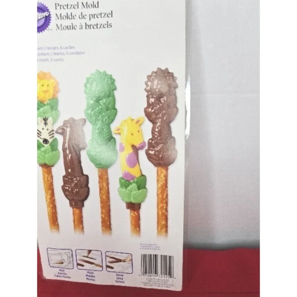 Wilton Zoo Animals Pretzel Candy Mold 6 Cavities‎ Lion Zebra Giraffe Birthday